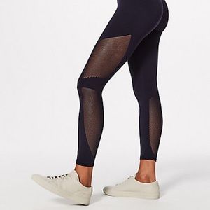 Lululemon Reveal 7/8 25” Midnight Blue
